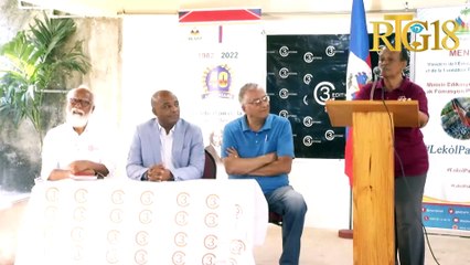 Ministè Edikasyon Nasyonal remèt "Collège Vision Nouvelle" anviwon 500 liv nan kad pwojè bibliyotèk