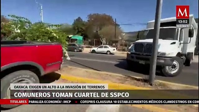 Comuneros bloquean carretera y exigen alto a la invasión de terrenos en Oaxaca