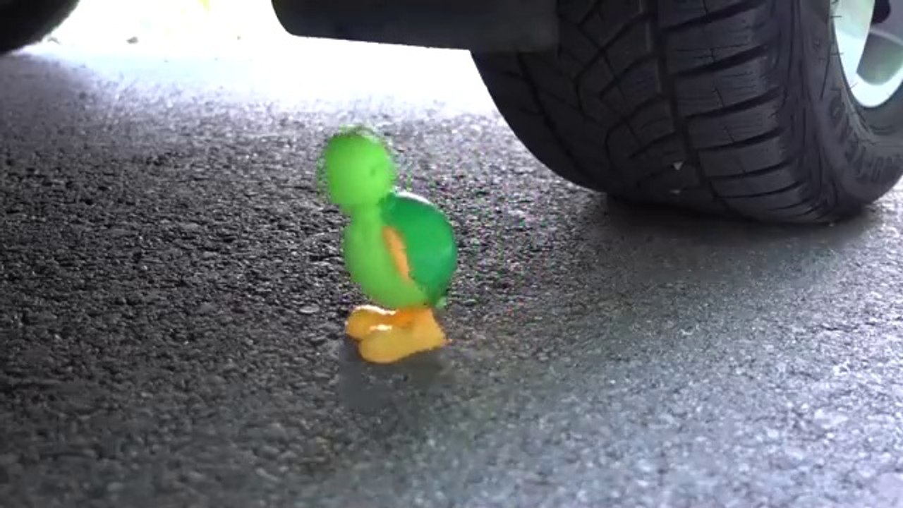 سحق الأشياء المقرمشة _ الأشياء الناعمة بالسيارة_ تجربة السيارة مقابل البطيخ مقابل كوكا كولا مقابل مينتوس Crushing Crunchy _ Soft Things by Car_ EXPERIMENT CAR vs WATERMELON VS COCA COLA VS MENTOS