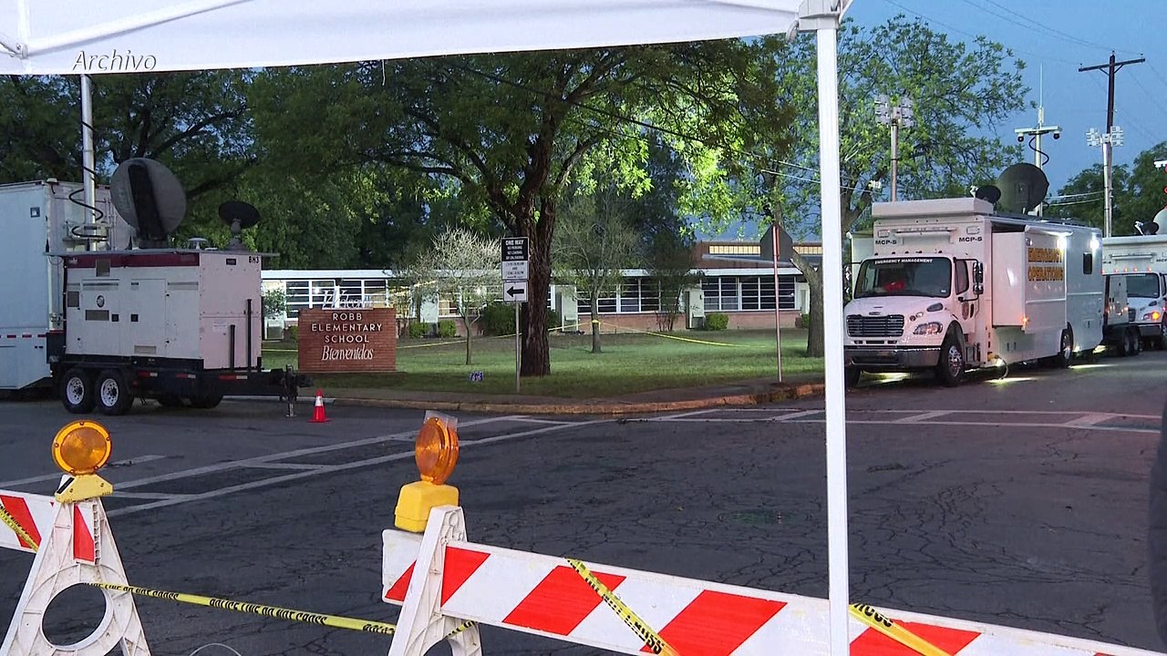 Policía tuvo "fallos críticos" durante masacre escolar de Uvalde en Texas