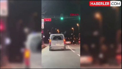 Kadıköy'de Tehlikeli Yolculuk: Arka Camdan Sarkan Kadın