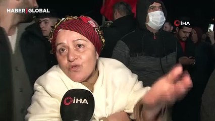Türkiye’nin ilk uzay yolculuğunda vatandaşlar nefeslerini tuttu: Ağlayan da vardı, şoke olan da...