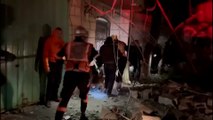 فرق الإنقاذ تحاول انتشال ضحايا قصف إسرائيلي على منزل بخان يونس