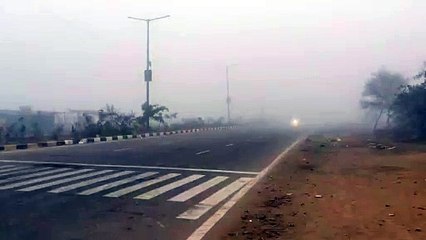 कड़ाके की सर्दी से ठिठुरी जिंदगी, कोहरे ने रोकी रफ्तार