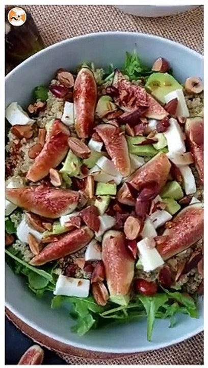 Salade sucrée/salée aux figues, roquette, quinoa, mozzarella et avocat