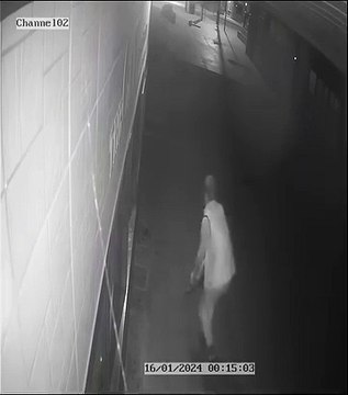 Yob caught on CCTV kicking in window at Doncaster city centre restaurant