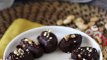 Selbstgemachte snickers: datteln, erdnüsse und schokolade – der gesunde snack ohne zuckerzusatz