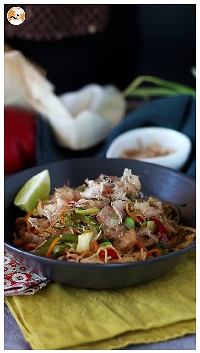 Yakisoba, gebratene nudeln mit gemüse