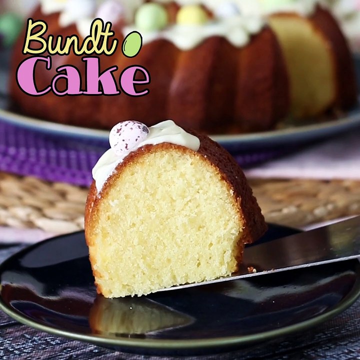 Oster-bundt cake mit zitrone und weißer schokolade