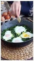 Espinacas a la crema con huevos