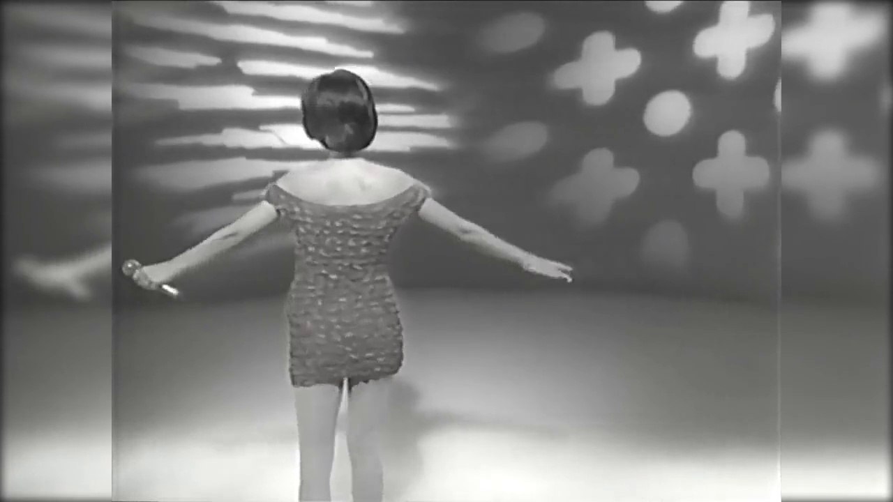 渡辺美奈代 「抱いてあげる」 モノクロ