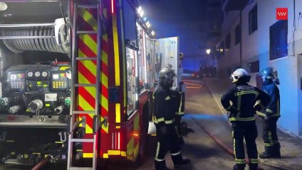 Controlado un incendio en El Escorial afectando a varias viviendas