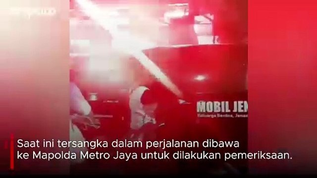 Pelaku Pembunuhan Remaja Putri di Depok Ditangkap di Pekalongan Polisi benarkan pelaku pembunuhan remaja putri di Depok ditangkap di sekitar terminal Pekalongan.