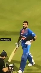 Virat Kohli और Anushka Sharma का Funny Dance On Ground #shorts