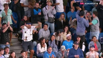 Mannarino savoure, ses supporters jubilent : la balle de match en vidéo