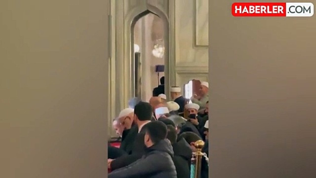 Cumhurbaşkanı Erdoğan, Süleymaniye Camii'nde Kur'an-ı Kerim okudu
