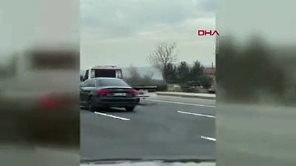 Trafikte sürücülerin tehlikeli inatlaşması kamerada