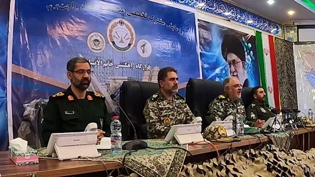 إيران تجري مناورات عسكرية وسط توترات إقليمية