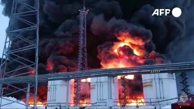 كييف تعلن مسؤوليتها عن هجوم جديد استهدف مستودعا للنفط في روسيا