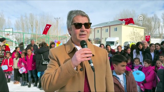 İran sınırındaki öğrenciler, yarıyıl tatili öncesi şehitlere özel program düzenledi