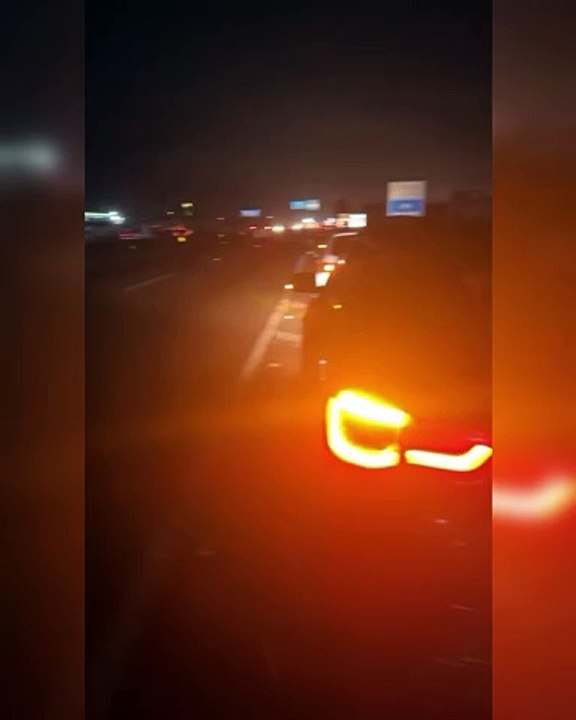 Buraco na BR-101 danifica pelo menos 13 veículos e provoca longas esperas em Porto Belo
