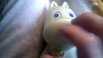 ASMR　ムーミンの貯金箱をタッピング。ASMR Tapping the Moomin piggy bank.