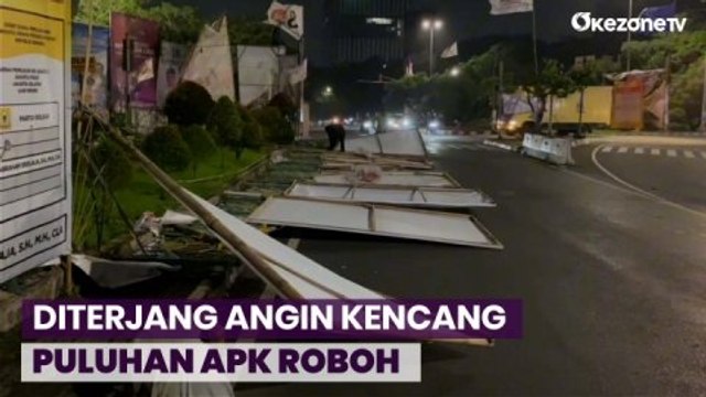 Puluhan APK Roboh Halangi Jalan Usai Diterjang Angin Kencang di Jaksel