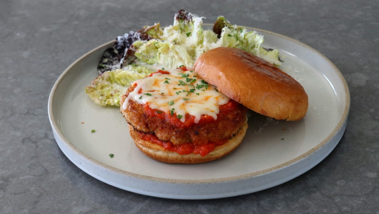 How to Make Chef John's Chicken Parm Burgers video Dailymotion