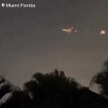 Regardez les images de Boeing 747 en feu dans le ciel de Miami, quelques instants seulement après son décollage de l'aéroport
