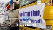 Romania, agricoltori arrabbiati bloccano i camion al confine con l'Ucraina