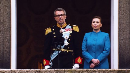 Fra mennesketom til propfyldt slotsplads og et brag af en slutning |2024| DR