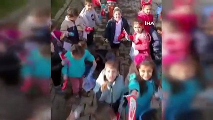 Jandarma öğrencilerin karne heyecanına ortak oldu