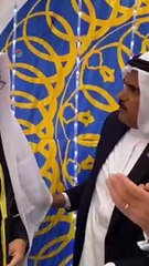 القنصل الفرنسي والسفير الياباني يرتديان الزي البدوي بشرم الشيخ