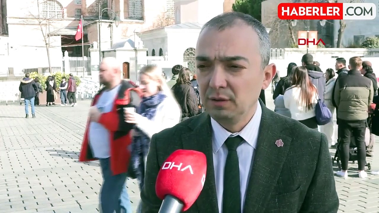 Ayasofya Camii'nde Yeni Düzenleme: Yabancı Turistlerden Giriş Ücreti Alınacak