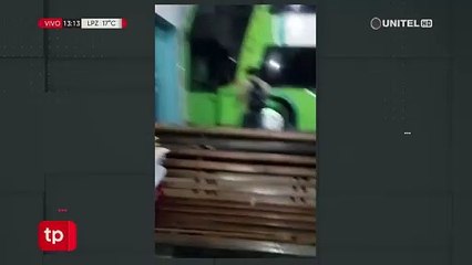 Dos personas salvaron su vida de milagro tras ser envestido por un bus que en la terminal de Camiri
