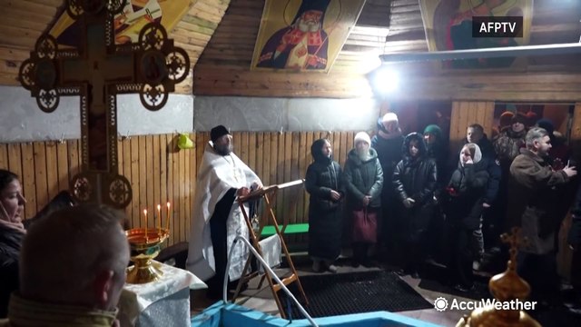 Russians brave ice pools for Orthodox Epiphany