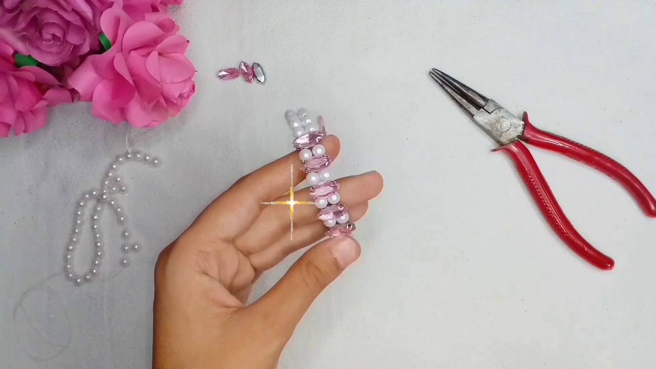 Diy: Pearl Bracelet || How to make simple bracelet || Bracelet making with pearls