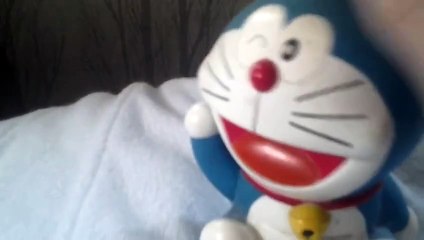 ASMR ドラえもんのフィギュアをタッピング。Tapping ASMR Doraemon figure.