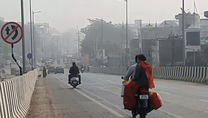 जबलपुर में शीतलहर का कहर, बारिश से कड़ाके की ठंड - देखें वीडियो