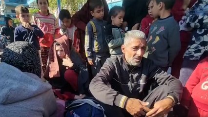 كاميرا الجزيرة تنقل أوضاع الفلسطينيين في مدرسة النصيرات بغزة