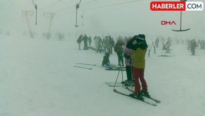 Uludağ'da sömestir tatili başladı, pistlerde yoğunluk devam ediyor