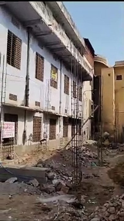 हैरिटेज नगर निगम...सड़क पर कब्जा कर निगम बना रह...