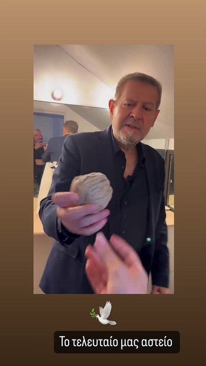 Χάρης Κωστόπουλος: Το βίντεο από το καμαρίνι του, λίγες ημέρες πριν μπει στο νοσοκομείο