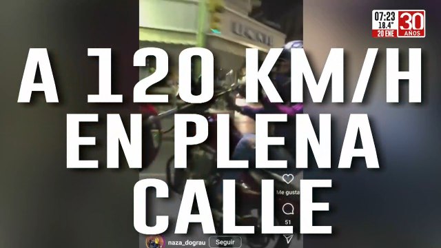 Motoqueros fuera de control: se filman haciendo peligrosas maniobras a toda velocidad