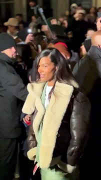 Tina Kunakey au défilé Kenzo collection homme automne/hiver 2024/2025 lors de la fashion week à Paris (PFW) le 19 janvier 2024.