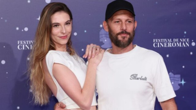VOICI : Nicolas Duvauchelle annonce son mariage : qui est Chloé Roy, sa compagne de quinze ans sa cadette ?
