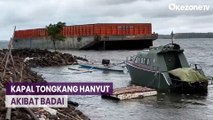 Dua Kapal Tongkang hanyut akibat Badai di Teluk Parepare, Sulawesi Selatan