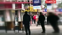 Adana'da bir erkek kız kardeşini sokak ortasında dövdü
