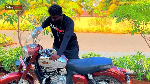 புத்தம் புதிய ஜாவா 350 பைக் எப்படி இருக்கு தெரியுமா? ராயல் என்பீல்டுக்கு நெருக்கடி கொடுக்குமா?
