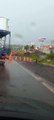 Umuarama: PR-323 teve trânsito interrompido durante a chuva, mas já voltou em meia pista